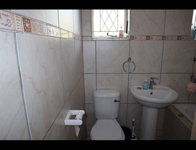 2 BEDROOM APARTMENT FOR SALE IN PINETOWN CENTRAL